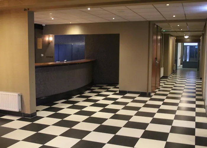 Westlake sAirport Hotel